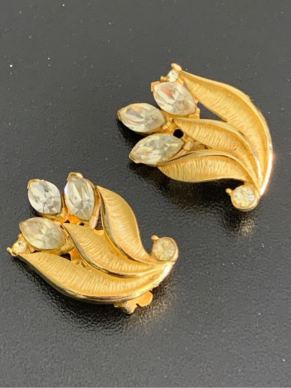 Vintage Clear Glass Rhinestone Flower Leaf Leaves Earrings